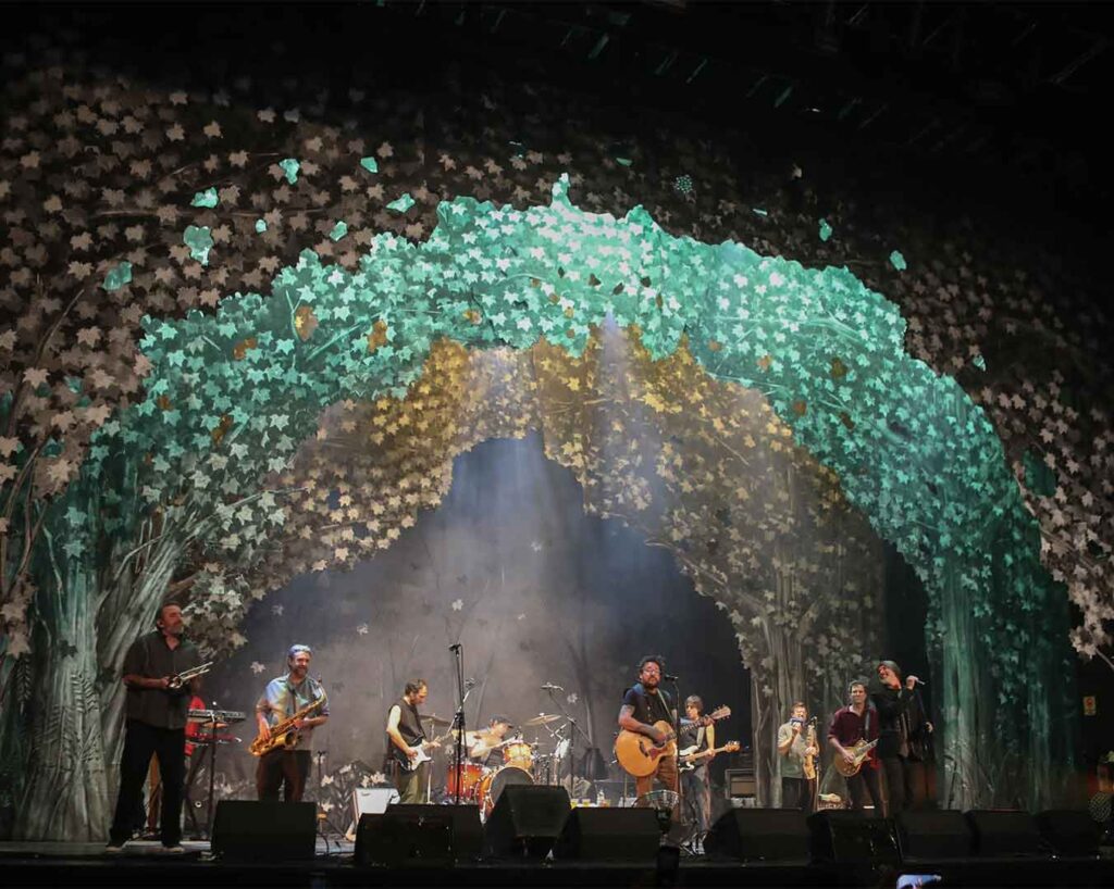 La vela puerca presentó enves en el teatro gran rex