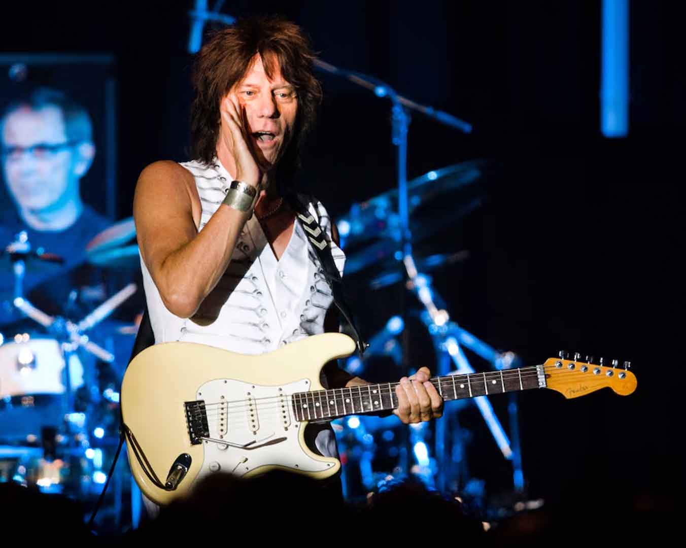 Jeff Beck subasta sus guitarras