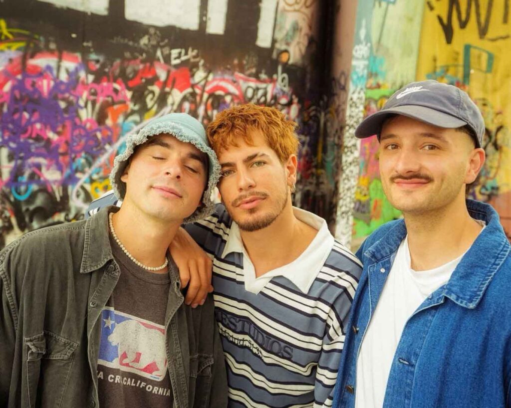 Lauta lanza puñaladas